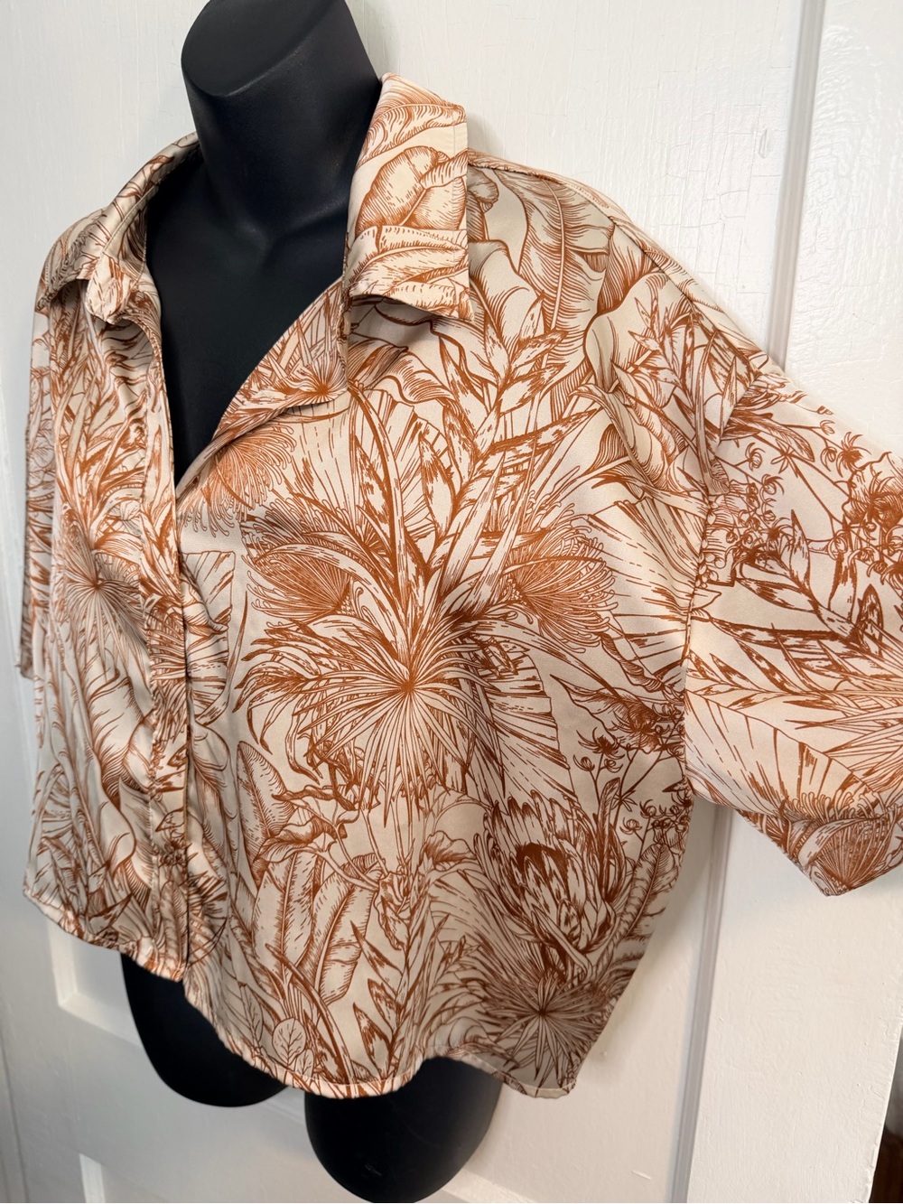 Vici Tan Palm Print Button-Down Blouse - Picture 3 of 7